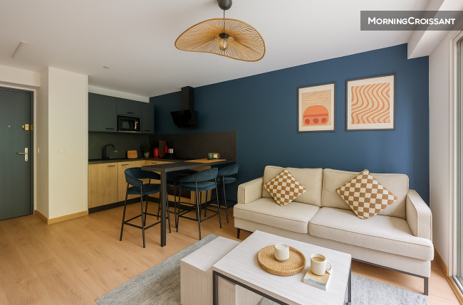 1-bedroom apt + private car park