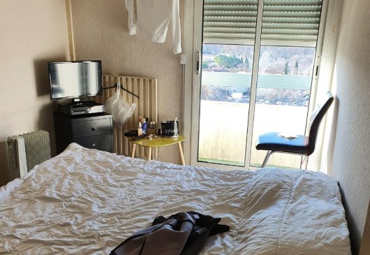 flat-sharing in a