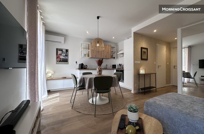 3 comfortable air-conditioned rooms