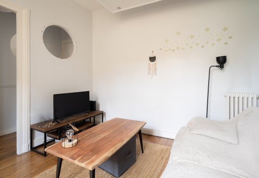 Charming studio with bedup