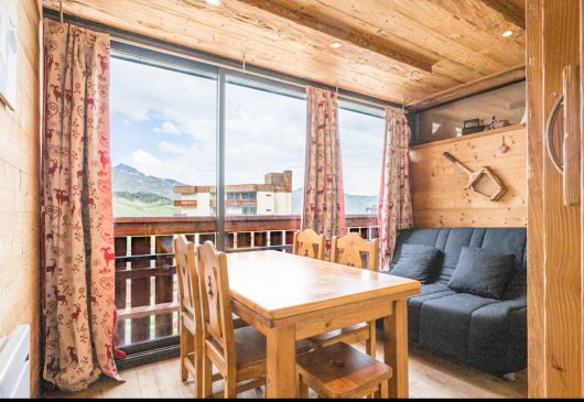 Flat close to the slopes