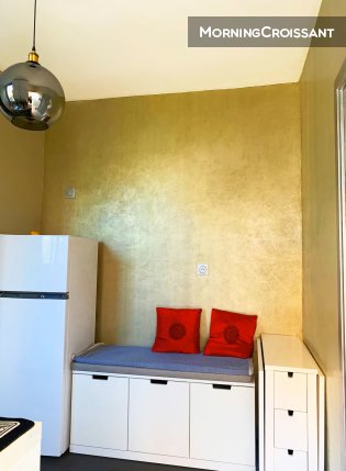 Fully furnished apt - medium rental