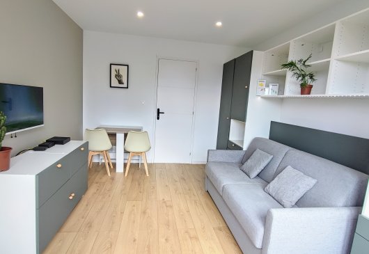 Cosy flat with private parking