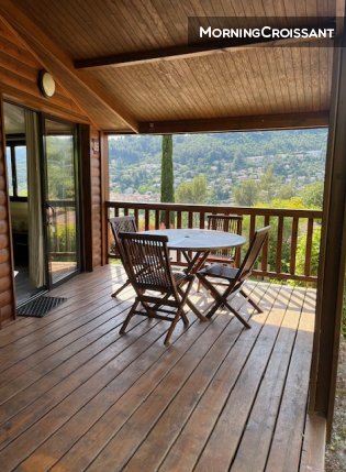 Furnished chalet in wooded grounds