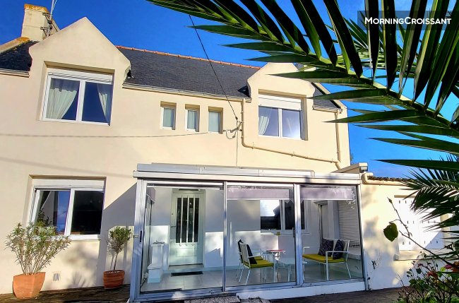 Furnished house, all on foot