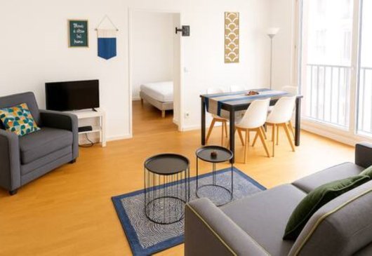 Large and Pleasant 2 Room Parking