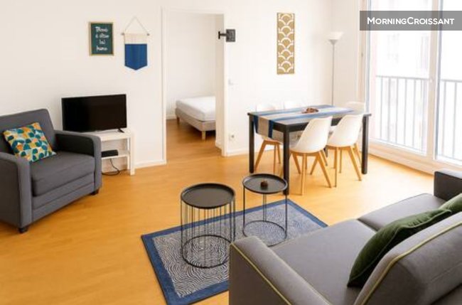 Large and Pleasant 2 Room Parking
