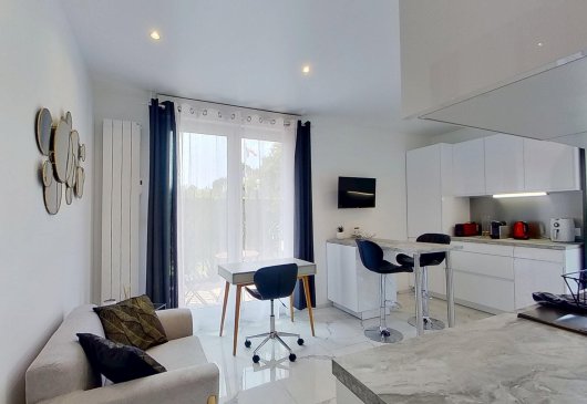 AT 400m from INSEAD - Flat 35 sqm