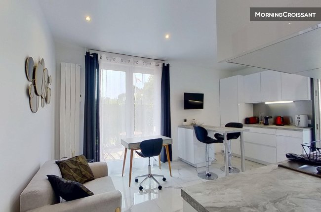 AT 400m from INSEAD - Flat 35 sqm