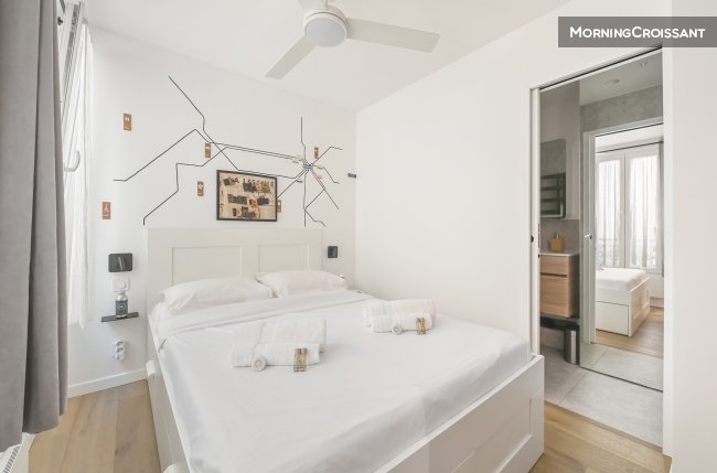 Bright flat in Paris