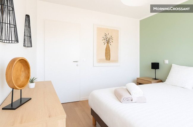 Furnished flat in residence