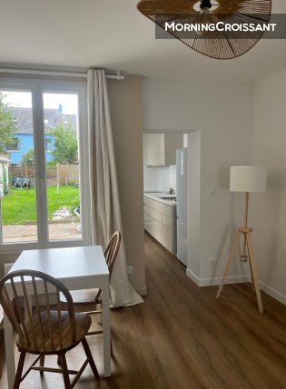 Renovated 2-room town centre flat