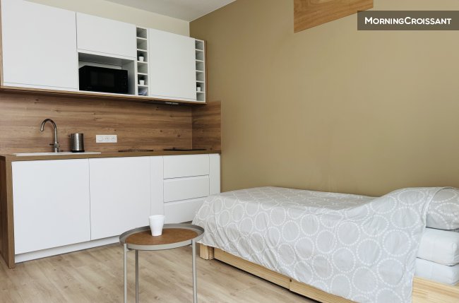 Furnished studio with services