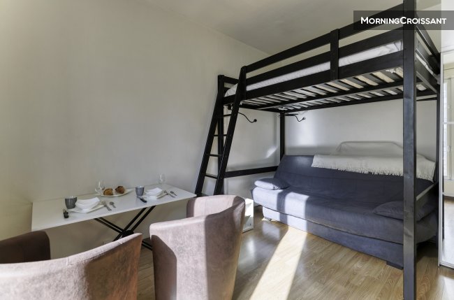 Charming studio in Issy