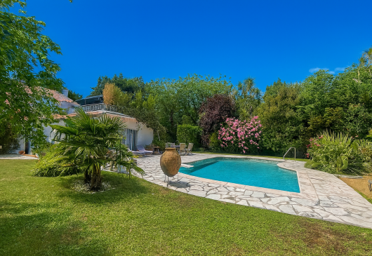 2-room garden and swimming pool