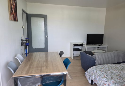 Cosy studio, 5' walk from station