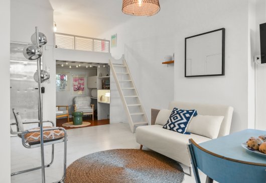 Studio cours Julien with terrace