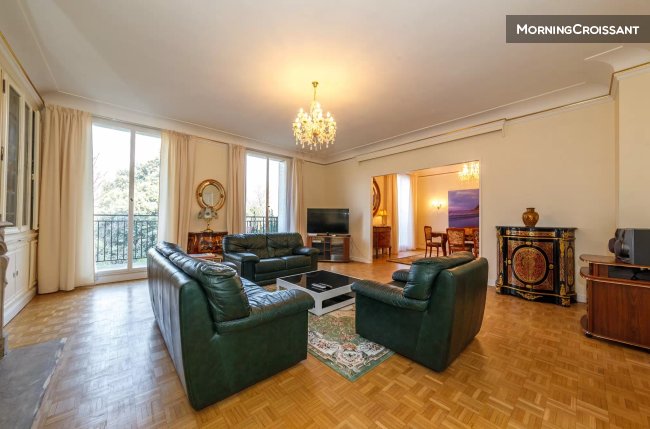 Luxury apartment on Parc Monceau