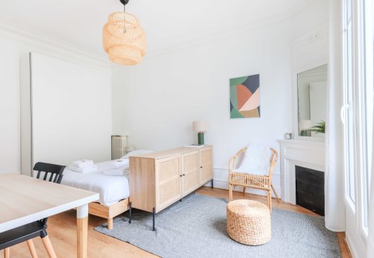 very attractive flat 16th