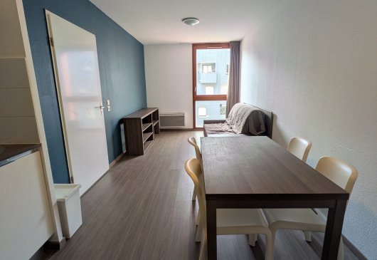 Beautiful 1BR apt - 10 min downtown