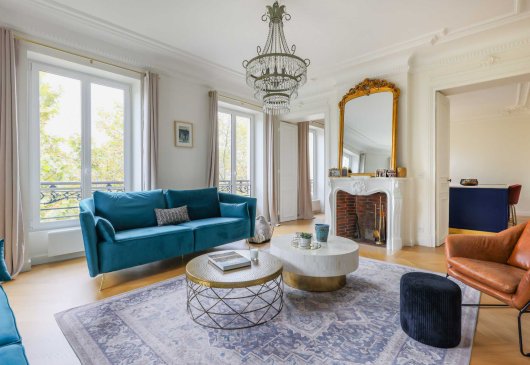Luxurious apartment -4BR/10P-Ternes