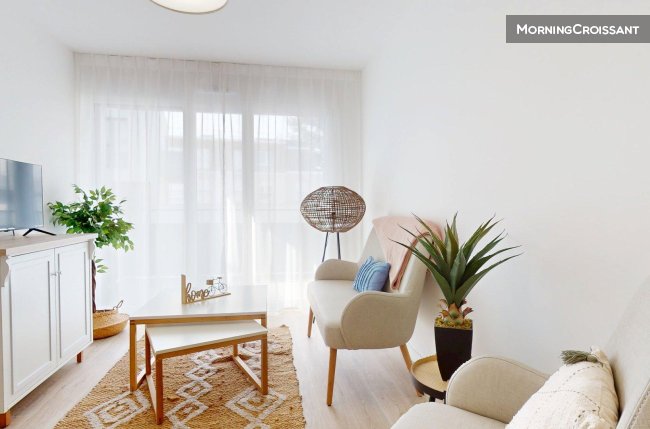 Large T1 bis close to the centre