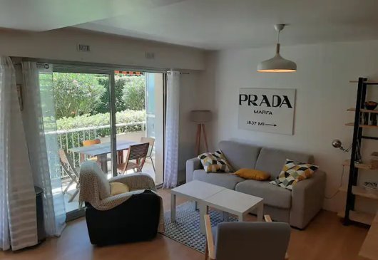 Quiet flat in residence