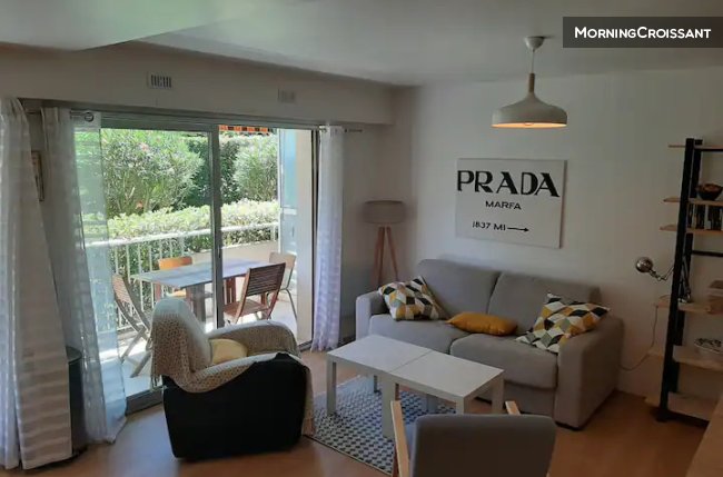 Quiet flat in residence