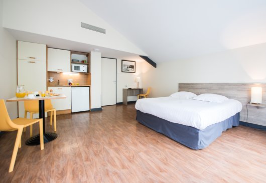 Fully equipped studio in residence