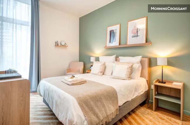 Furnished flat in residence