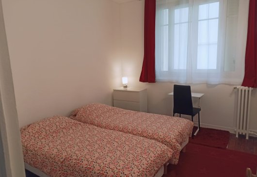 Neuilly-sur-Seine next to the metro