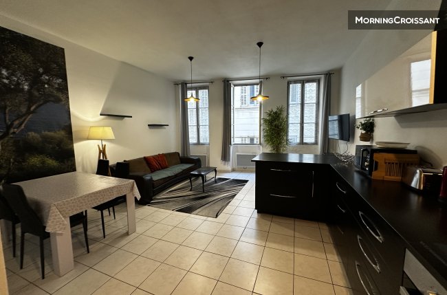 Furnished T2 mobile lease