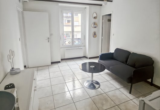 2 bdrooms flat métro Quatre Chemins