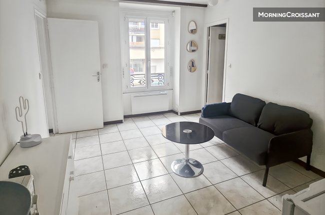 2 bdrooms flat métro Quatre Chemins