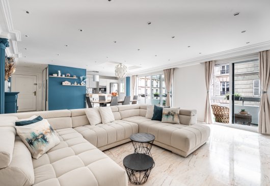 Chic! Near subway, Balcony, Parking