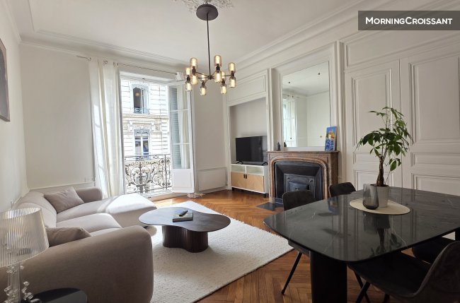 2 bedroom flat with balcony Lyon 6