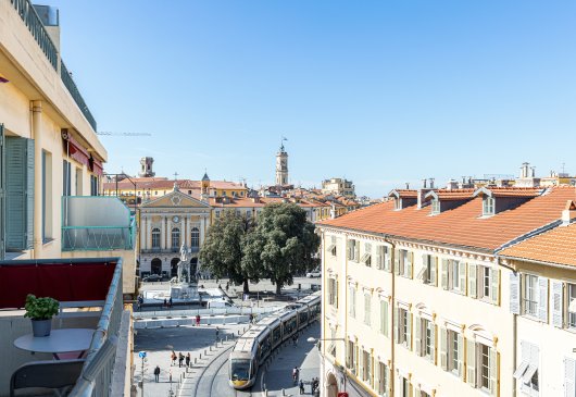 Luxurious 1 bedroom Garibaldi