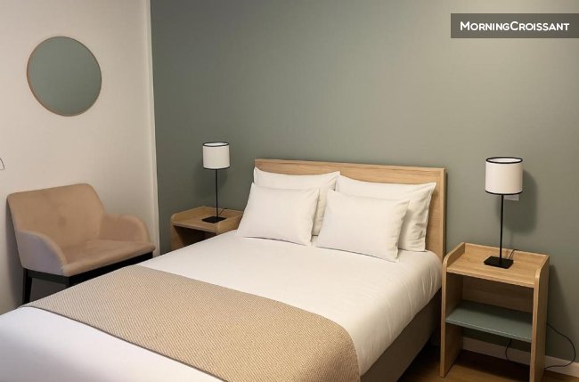 Furnished flat in residence