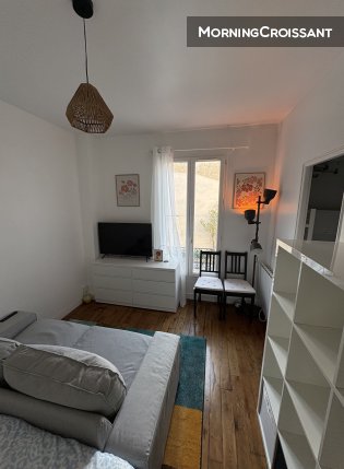 Studio with separate kitchen