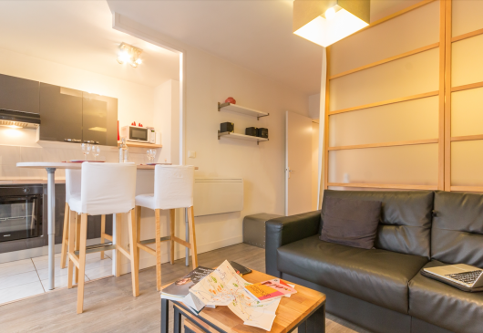 Standing-City Center- with parking