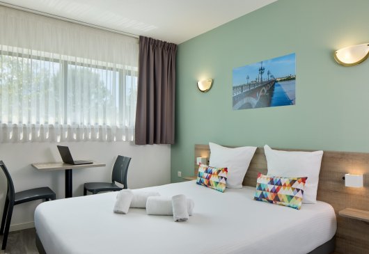 *Student* Studio near airport