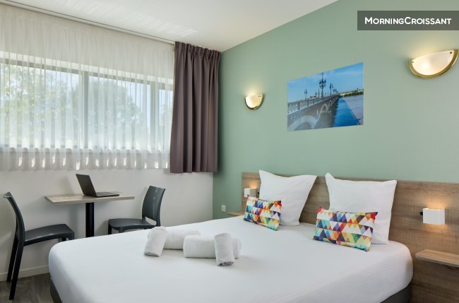 *Student* Studio near airport