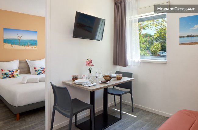 1 br flat for student