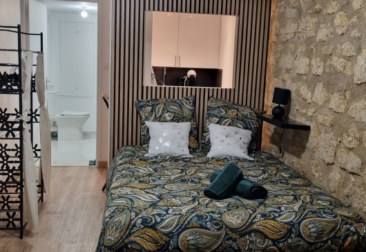Cosy Bellamy – town centre/station
