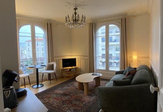 Parisian Modern : T3 Vue Dégagée