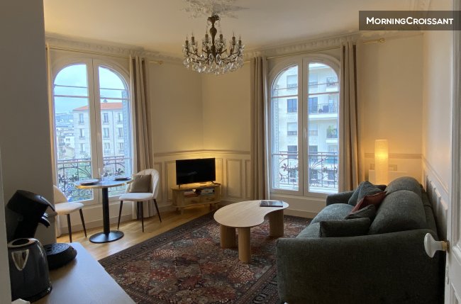 Parisian Modern : 2BR with a view