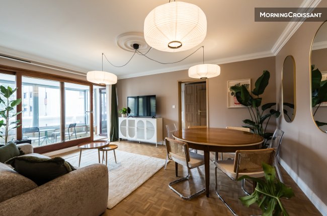 Large renovated T4 - 3 bedrooms