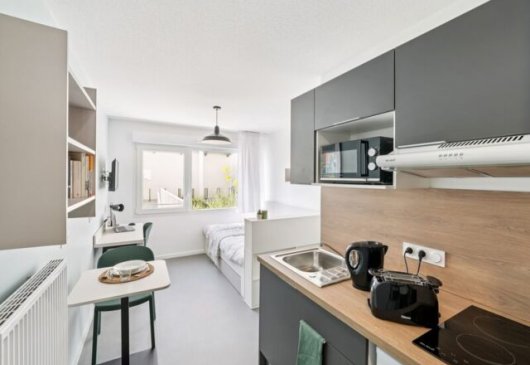 Studio single bed in residence