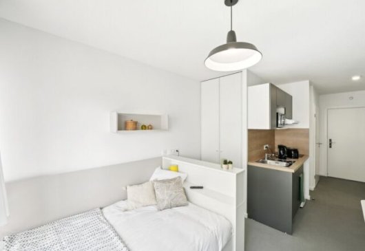 Studio single bed in residence