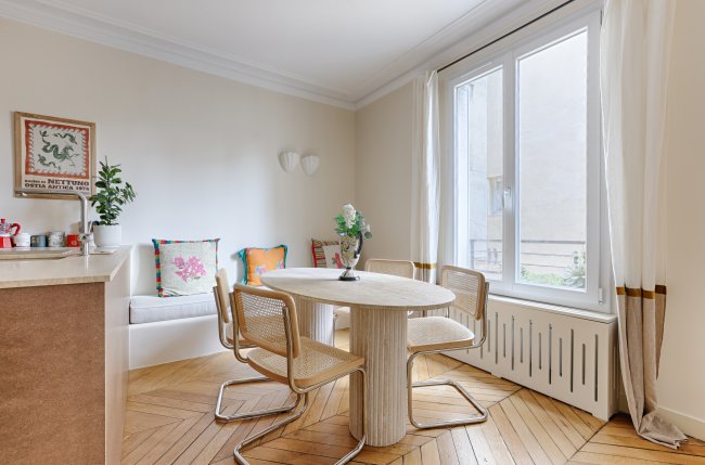 Canal Saint-Martin, chic apartment